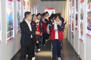 新安职高师生一行赴洛阳wending问鼎官方在线入口开展参观实习